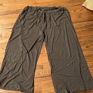 Lightweight wide leg pants! Very flattering